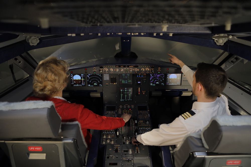 Оригинальный подарок - сертификат на полет на авиатренажере в Москве